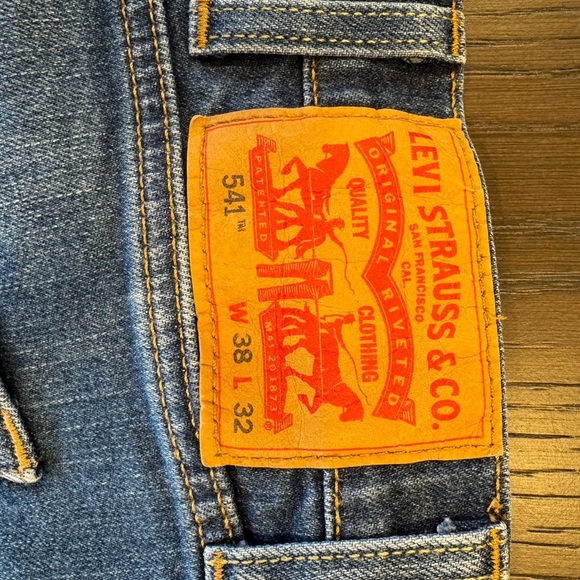 Men’s Levi's 541 Jeans - Picture 4 of 7